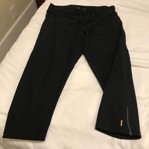 Lucy Capri Yoga Pants